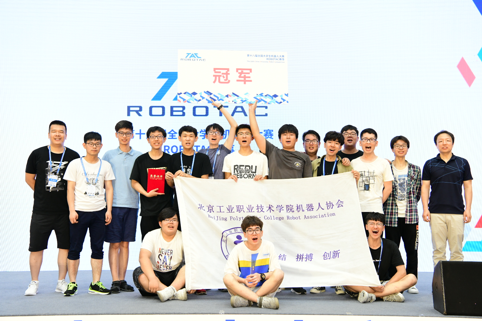 807f8a185ef34de5b1800cd32d2ffa03.jpg